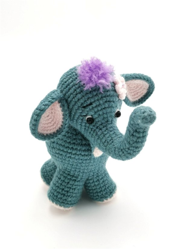 Elefant - jucărie croșetată tip decorațiune - lucrată manual