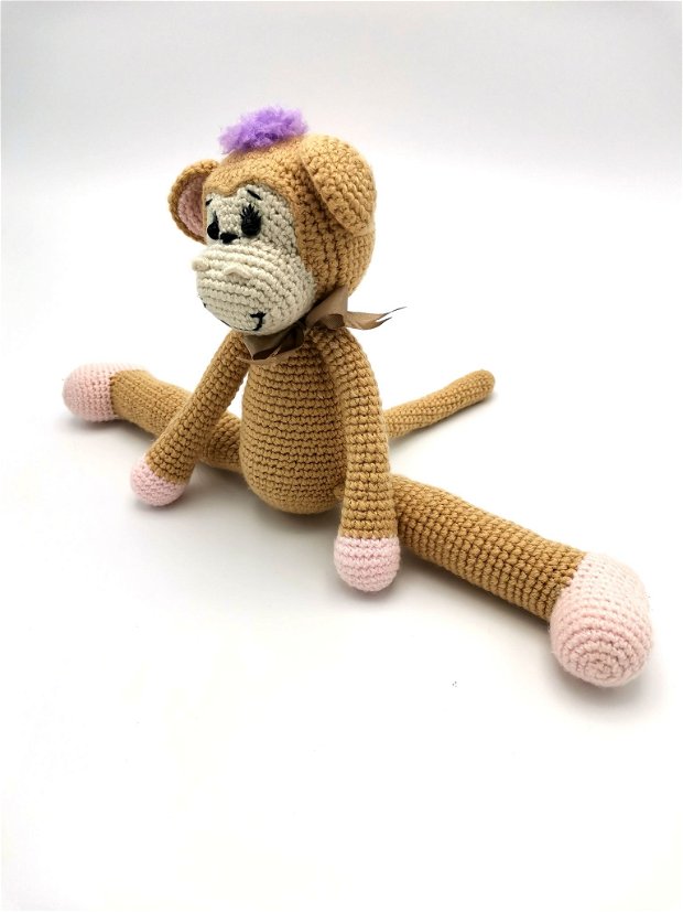 Papusica maimutica - jucărie croșetată - maimuta crosetata manual