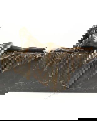 Nud- statueta erotica pe soclu din marmura