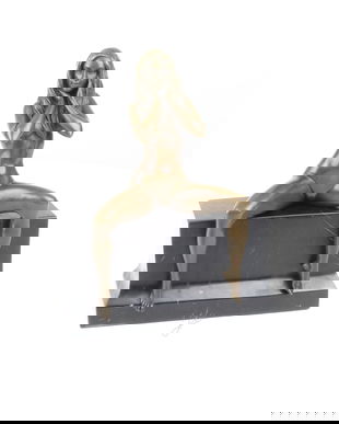 Nud- statueta erotica pe soclu din marmura