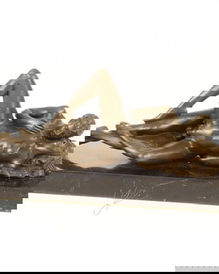 Cuplu - statueta erotica pe soclu din marmura