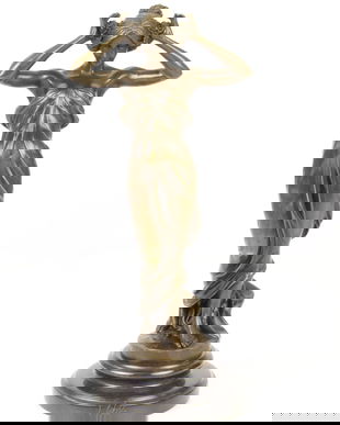 Femeie- statueta din bronz pe soclu din marmura