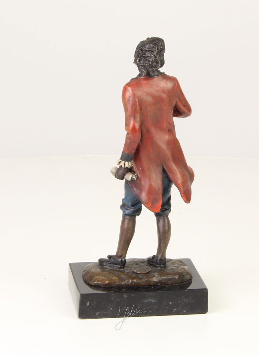 Mozart- statueta din bronz pictat pe soclu din marmura