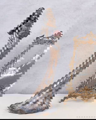 Statueta cu o femeie din rasini