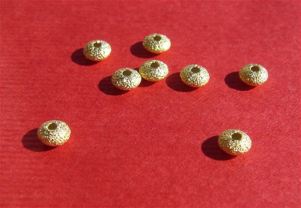 Disc stardust cu efect ''gold glitter'' din argint .925 placat cu aur aprox 2.4x4 mm