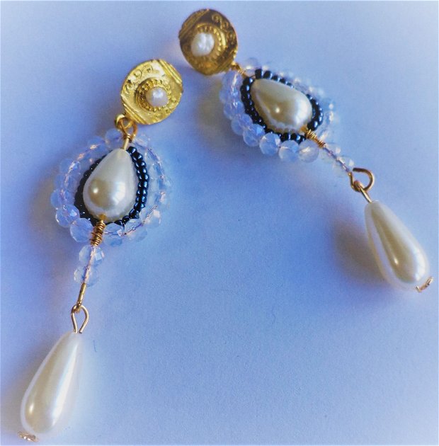 Cercei handmade din sarma,perle acrilice ,opalit si margele myuki montate pe o baza metalica cu tija