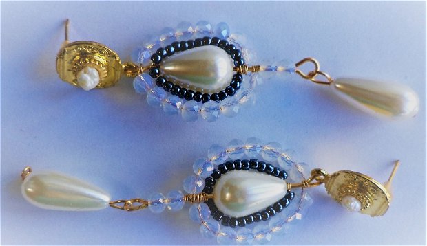 Cercei handmade din sarma,perle acrilice ,opalit si margele myuki montate pe o baza metalica cu tija