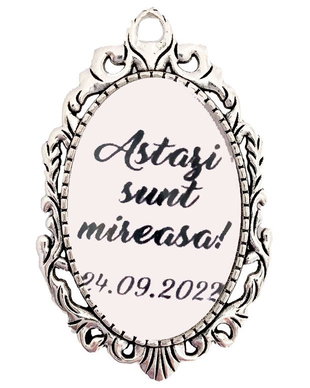 Brosa personalizata astazi sunt mireasa