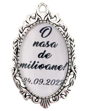 Brosa personalizata o nasa de milioane