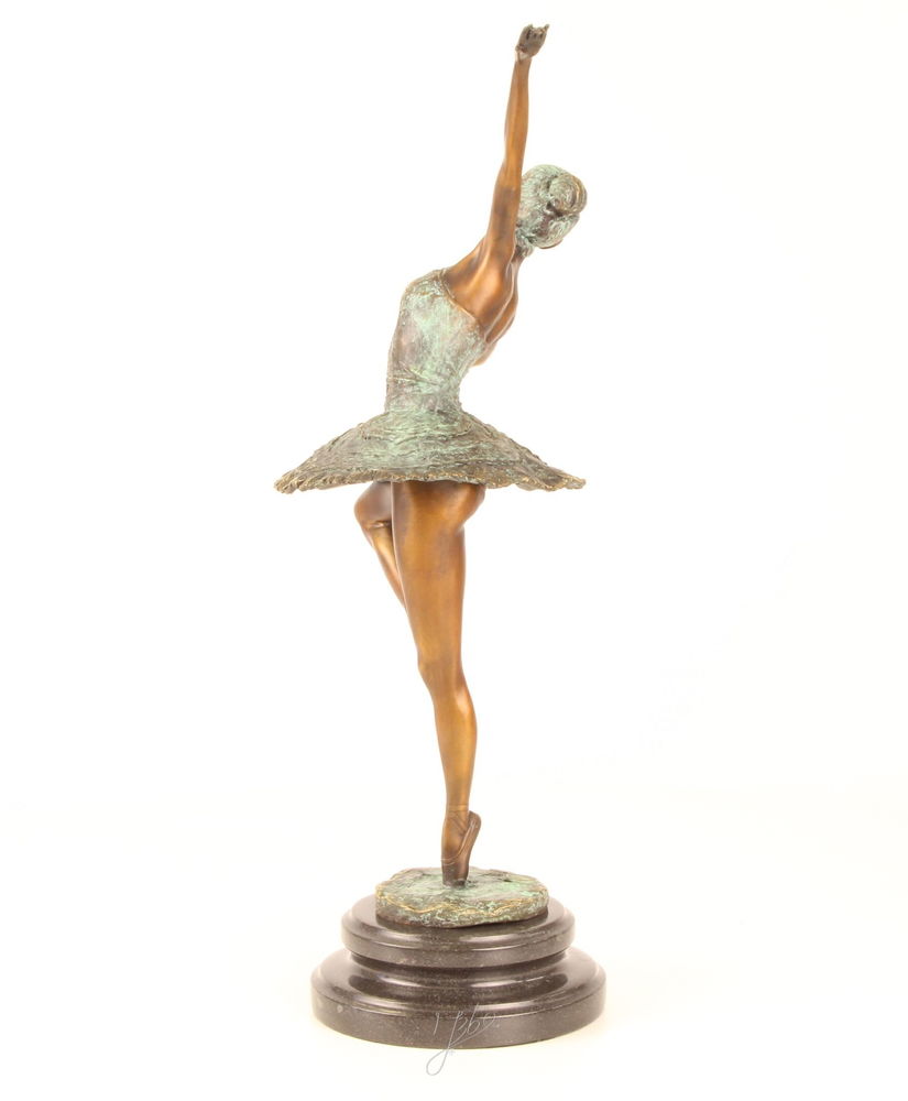 Balerina - statueta din bronz pictat pe soclu din mamura