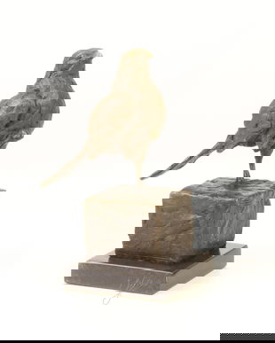 Pasarica - statueta din bronz pe soclu din marmura