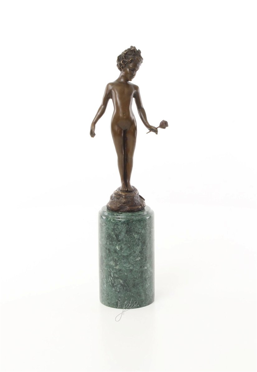 Fetita cu trandafir- statueta din bronz pe soclu din marmura verde