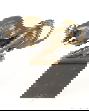 Bou - statueta moderna din bronz masiv pe soclu din marmura