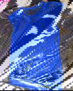 bluza albastra lucioasa