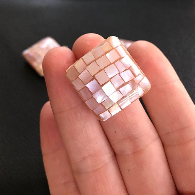 Pandativ Mother of Pearl Shell, romb, 30x30 mm - 1 buc