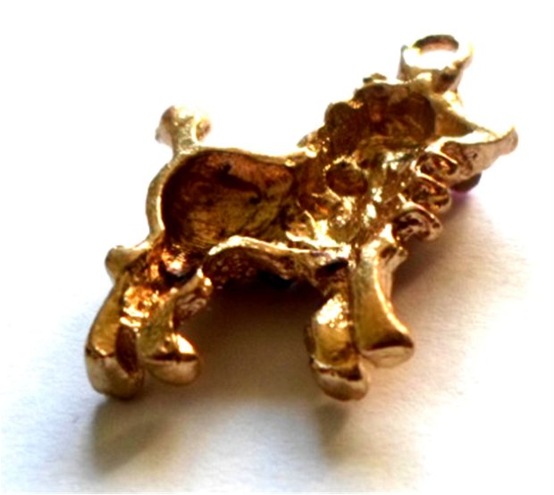 Pandantiv metalic catel auriu cu strasuri sticla mov
