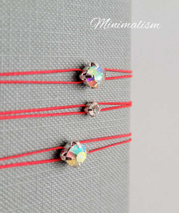 Set 3 brățări reglabile din șnur roșu și cristal în casetă cu pini MINIMALISM