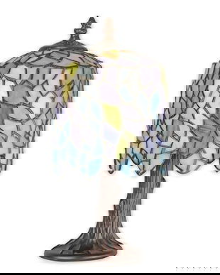 Lampa Tiffany de masa cu abajur violet