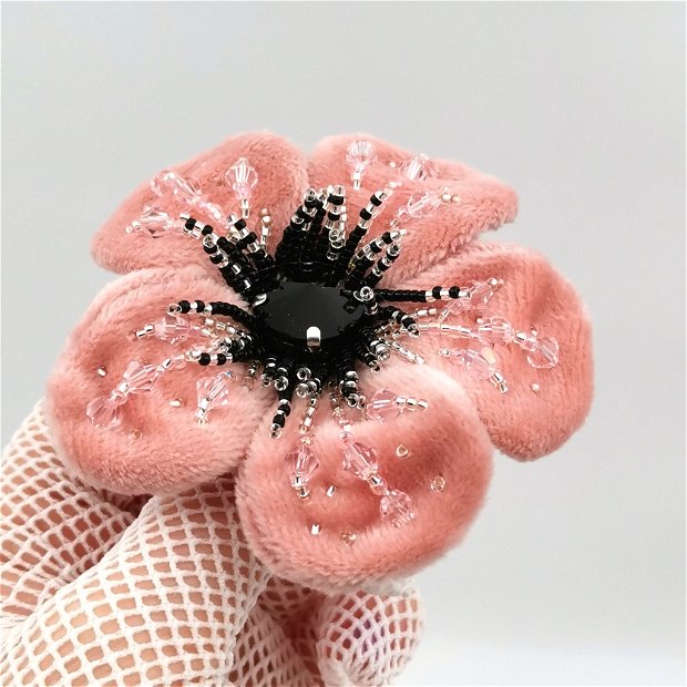 Rezervat Broșă 3D - Floare de catifea Roz Pudră