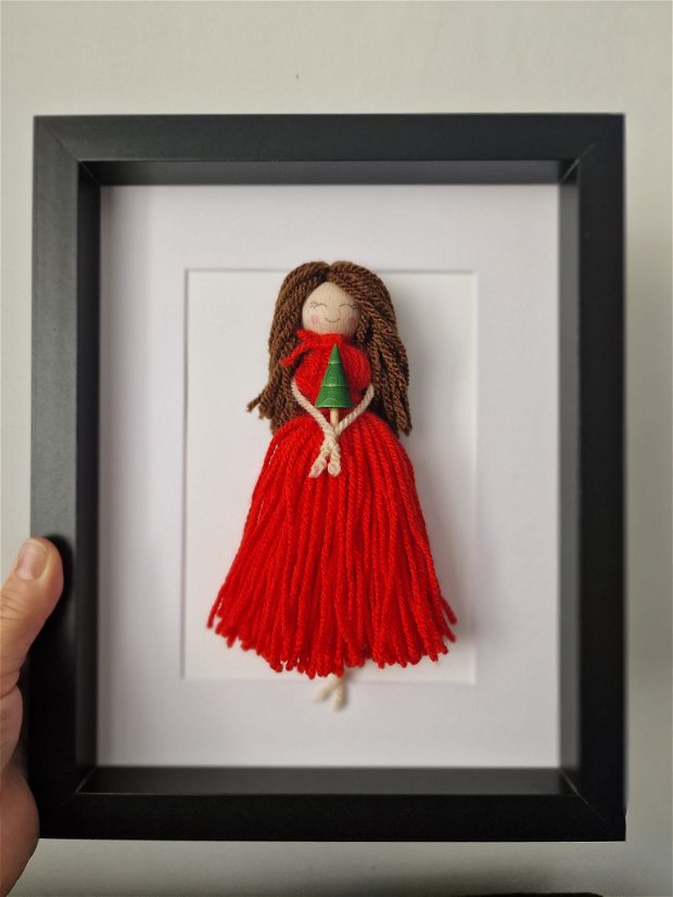 Ramă decorativă "Doamna în roșu"