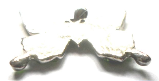 Pandantiv metalic fluture verde pe baza argintie