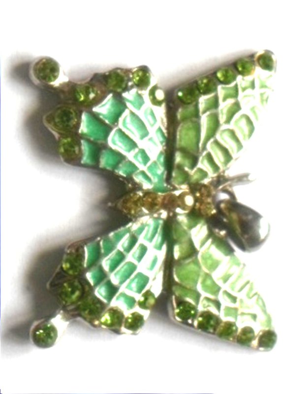 Pandantiv metalic fluture verde pe baza argintie