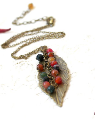 Colier cu frunza si agate multicolore