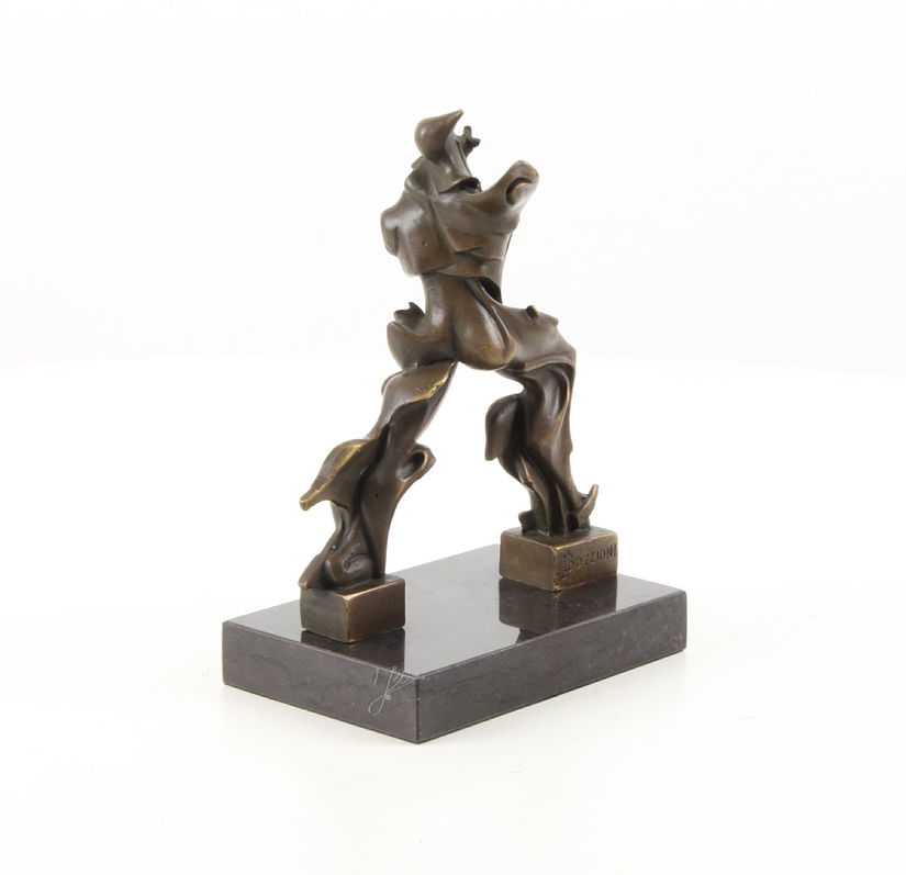 Forme unice in spatiu-statueta moderna din bronz