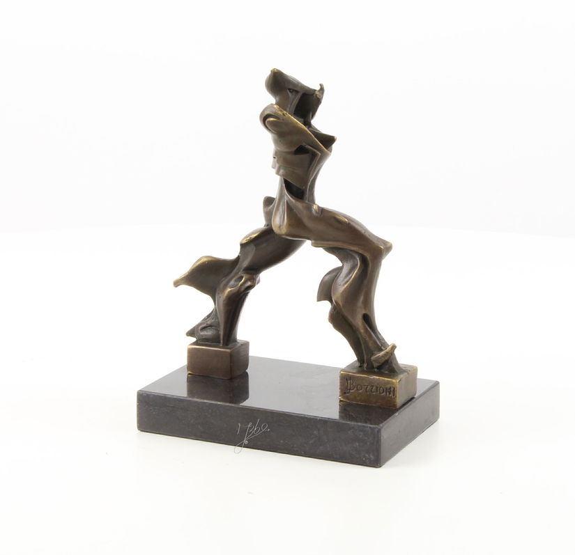 Forme unice in spatiu-statueta moderna din bronz