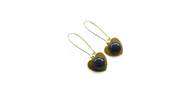 Cercei inimi din alamă cu caboșoane rotunde din lapis lazuli
