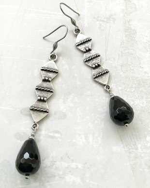 Cercei Boho Zamac argintat & onix negru