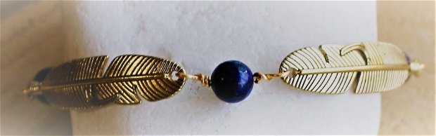 Bratara din sarma ,sfere de lapis lazuli si elemente de zamac aurit