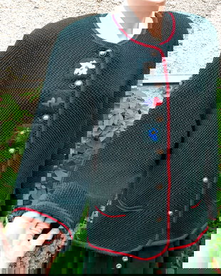 Jacheta lana verdeinchis cu aplicatii florale cusute