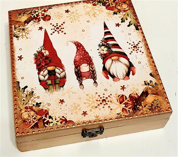 Set cadou Craciun, format din cutie si decpratiuni personalizate din lemn