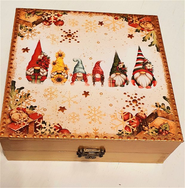 Set cadou Craciun, format din cutie si decpratiuni personalizate din lemn
