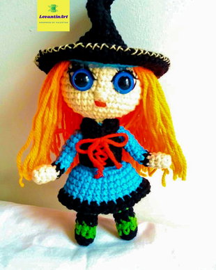 Micuta Vrajitoare - papusa/ jucarie handmade. Figurina/ cadou Halloween.  LA COMANDA