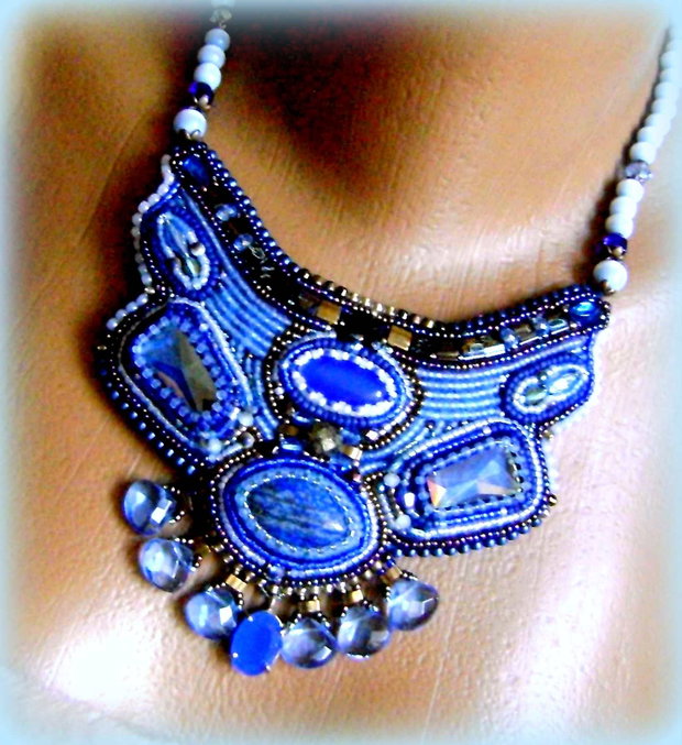 Oferta ! SAFIR / Lapis Lazuli , calcedonii - colier brodat, antichitati recreate, podoabe pe viata