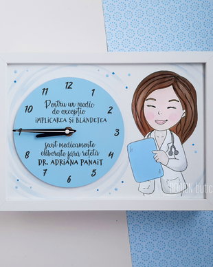 Ceas personalizat handmade pictat manual medic
