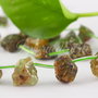 Garnet verde brut 12-16x11-14mm, co d P16 (1)