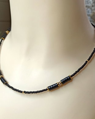 Colier cu pietre semipretioase de Onix, colier unisex, colier atemporal, colier fin negru.