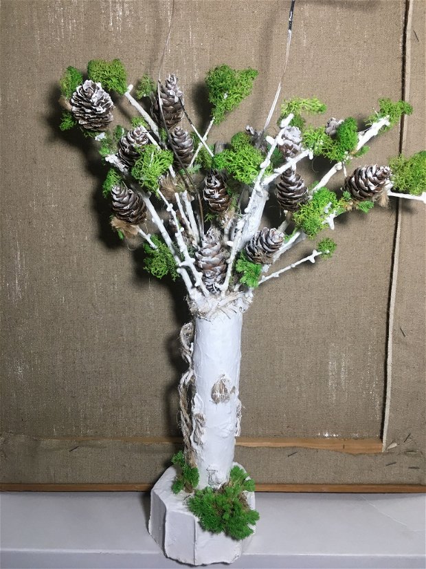 Copac decorativ cu  licheni stabilizati, muschi, conuri