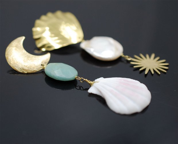 Cercei asimetrici din alama si argint 925, cu perle si amazonit