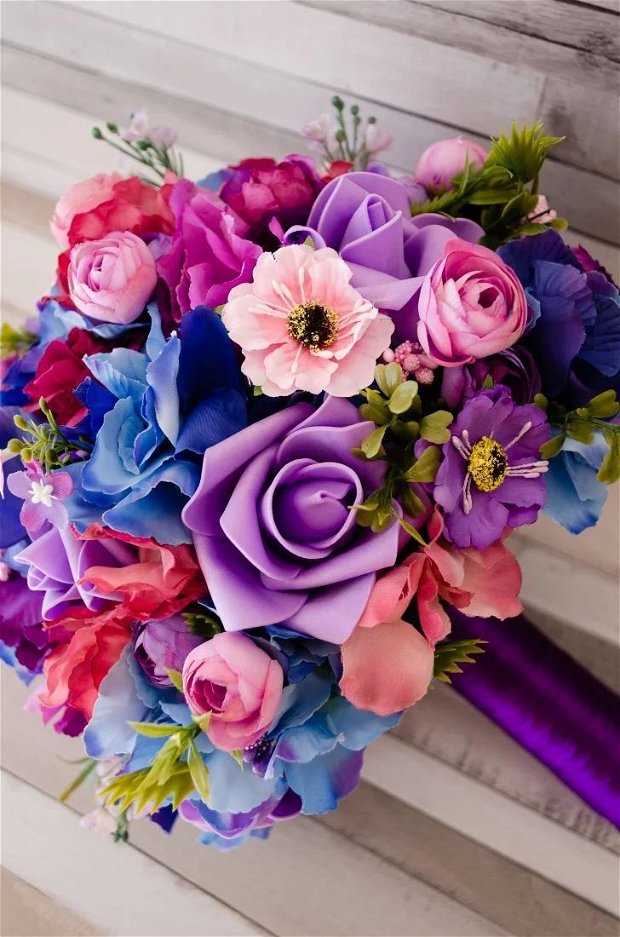 Buchete cu flori artificiale pentru nunta