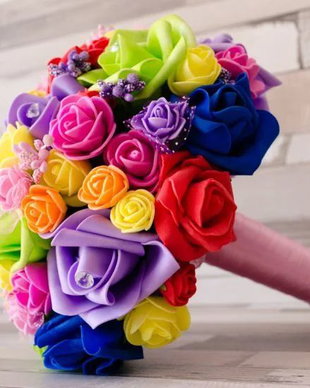 Buchet curcubeu cu flori artificiale