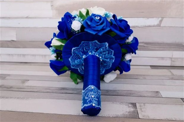 Buchet mireasa sau nasa cu flori de spuma albastre