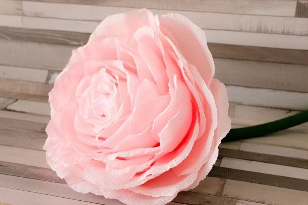 Trandafir roz din hartie creponata floristica