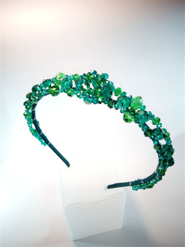 Diadema/ Tiara cristale verde smarald