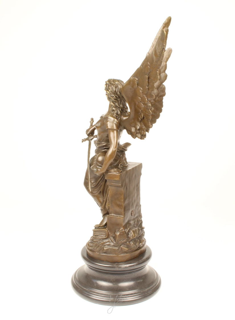 Minerva- statueta din bronz pe un soclu din marmura