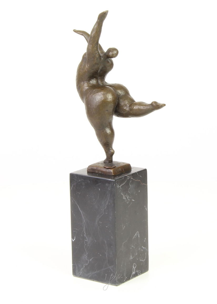 Nud modern- statueta din bronz pe un soclu din marmura