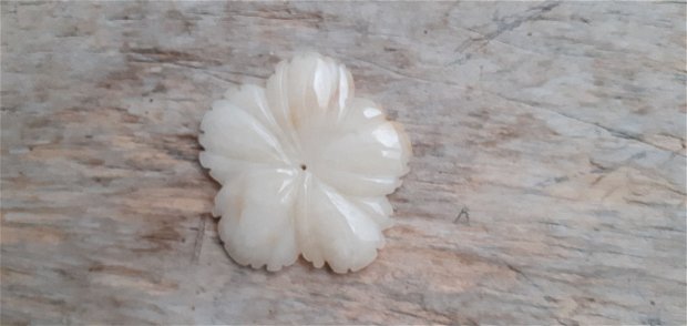 Floare sculptata agata, 43 mm
